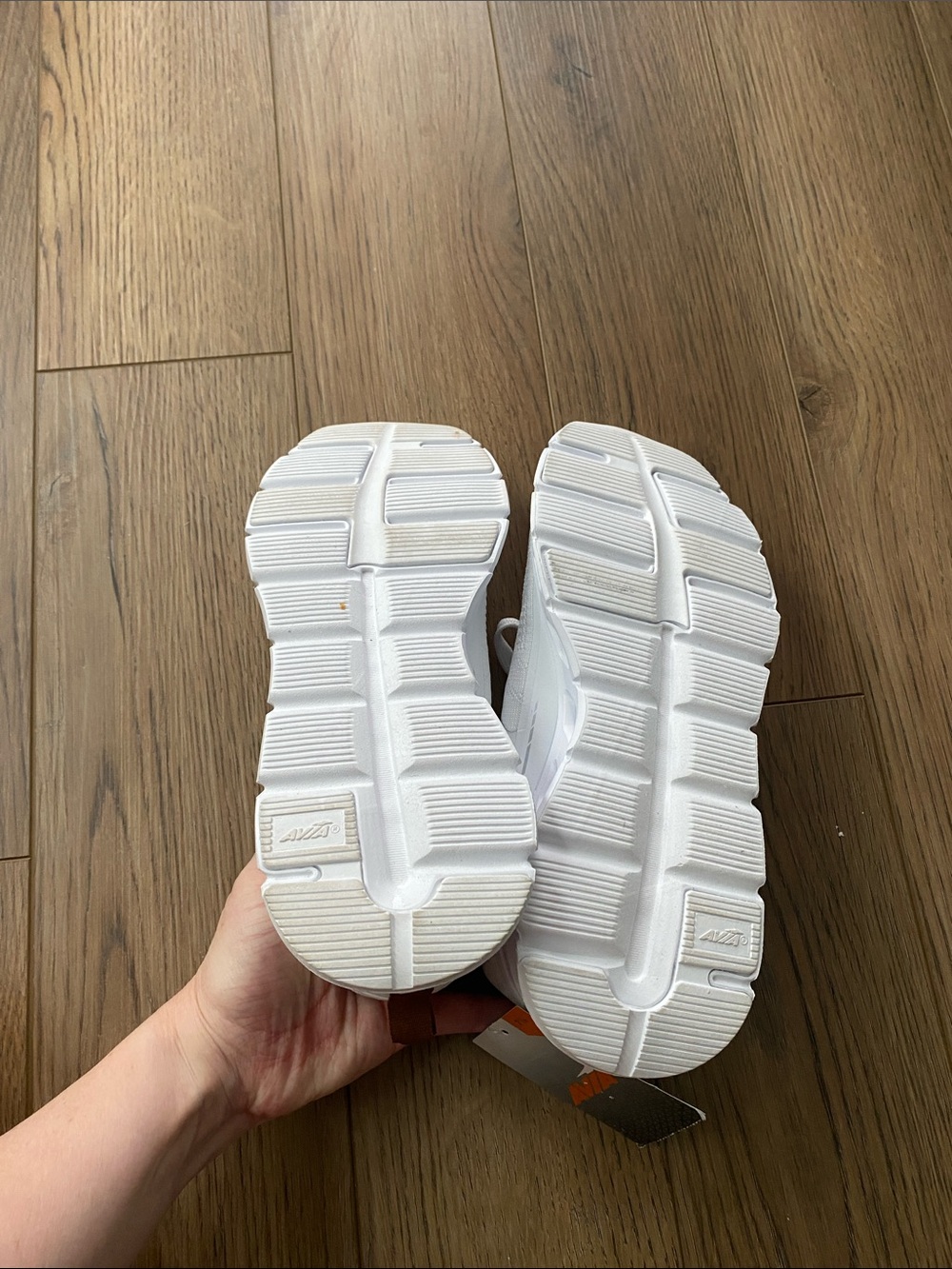Avia | Women’s Athletic Light Runner Shoes in white - Picture 2 of 5